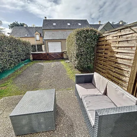 Charmante Maison A 150m De La Plage, 2 Chambres, Jardinet, Proche Jullouville Et St Pair-sur-mer - Fr-1-361-33